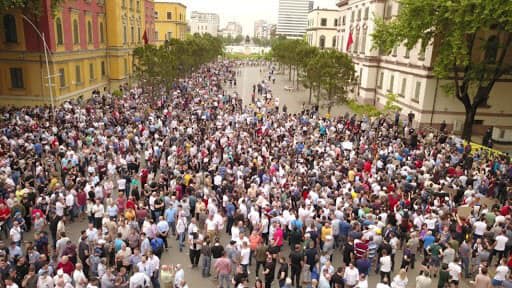 AVOKATI I POPULLIT REKOMANDON NDRYSHIMIN DHE PËRMIRËSIMIN E NJË DISPOZITE NË VENDIMIN E KËSHILLIT BASHKIAK TIRANË NR. 130, DATË 15.11.2018, PËR TË GARANTUAR LIRINË KUSHTETUESE TË TUBIMIT TË SHTETASVE