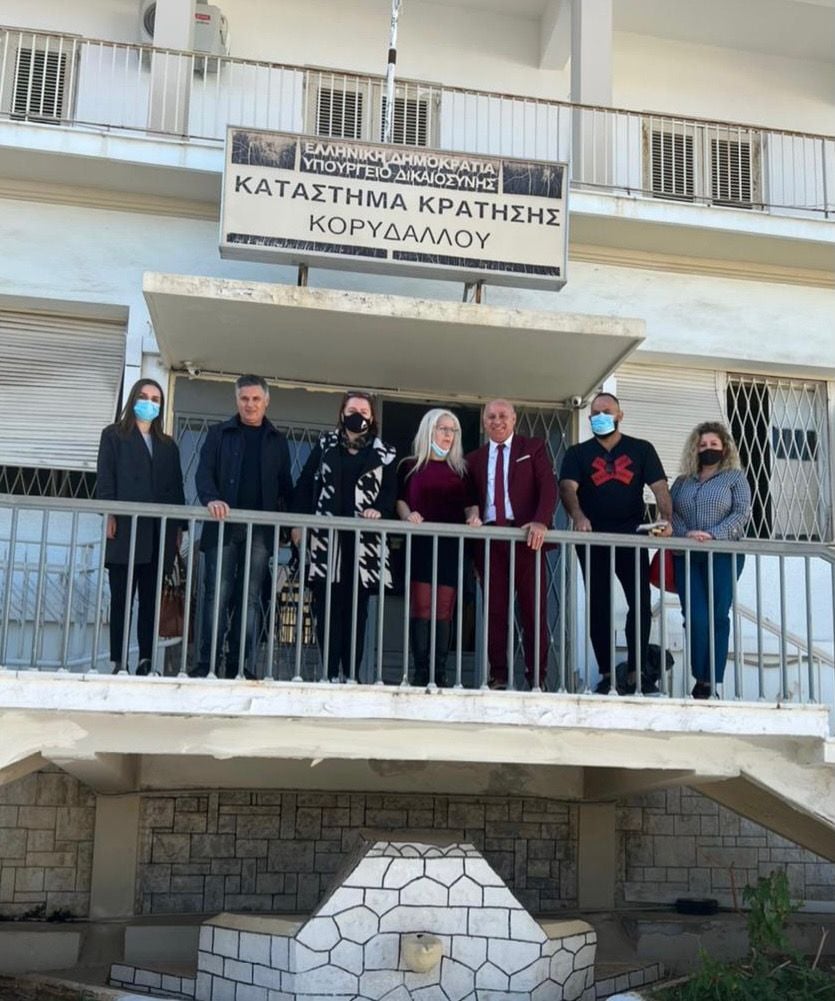 Perfaqesues Te Avokatit Te Popullit Vizitojne Shtetas Shqiptare Ne Burgjet Greke