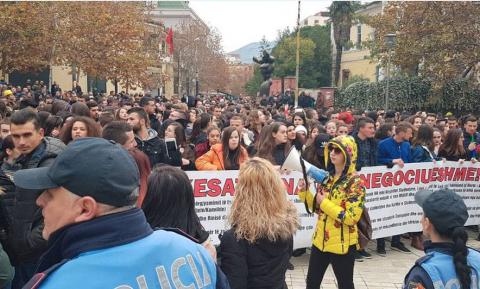 Avokati i Popullit shpreh shqetësimin për kufizimin e të drejtës së qytetarëve për tubime paqësore.